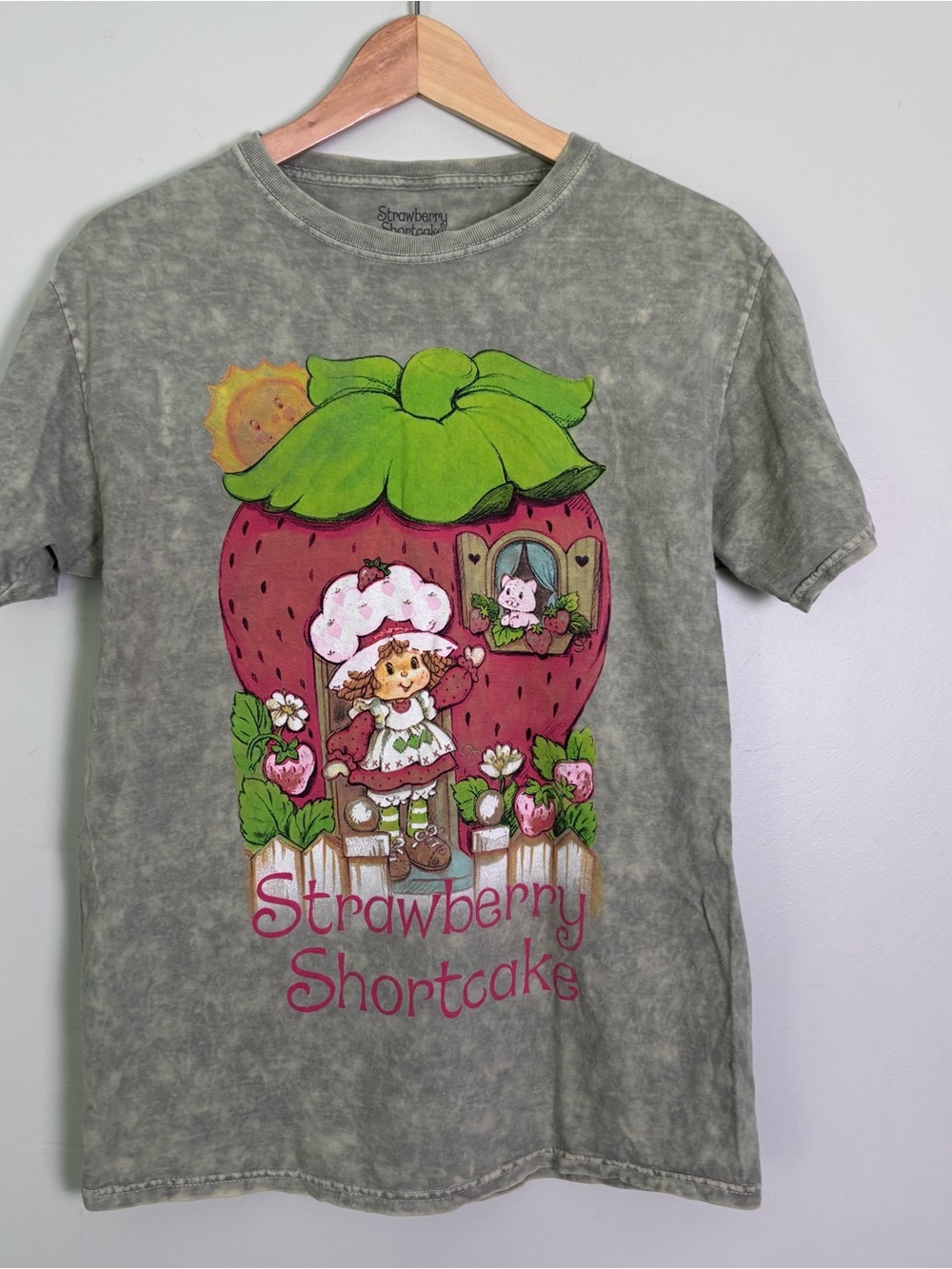 Strawberry Shortcake Vintage Style Graphic Tee-Green-Women's Size Medium-Cat